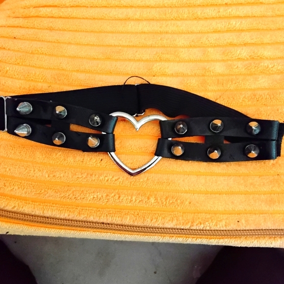 Black Heart Choker with Silver Spiked Accents - Picture 1 of 3